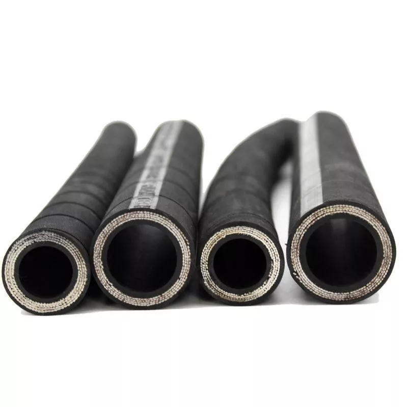 Comment le tuyau en caoutchouc tressé en fil d'acier améliore-t-il les performances de transfert de fluides industriels ?